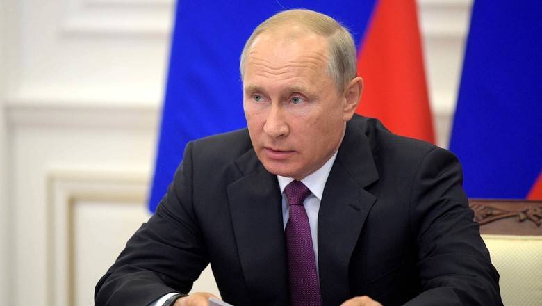 Уровень доверия Путину за два года снизился почти вдвое