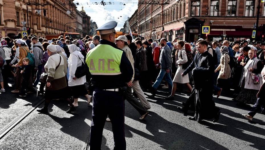 Движение в центре Петербурга закроют для крестного хода 16 февраля