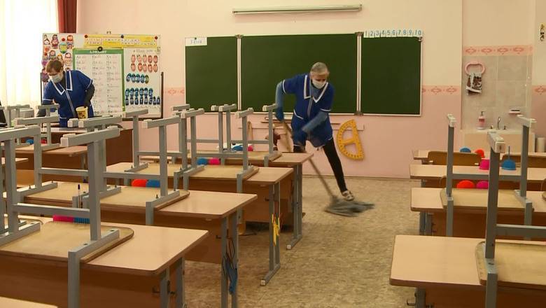 Почти 5000 школ в России закрылись на карантин по гриппу