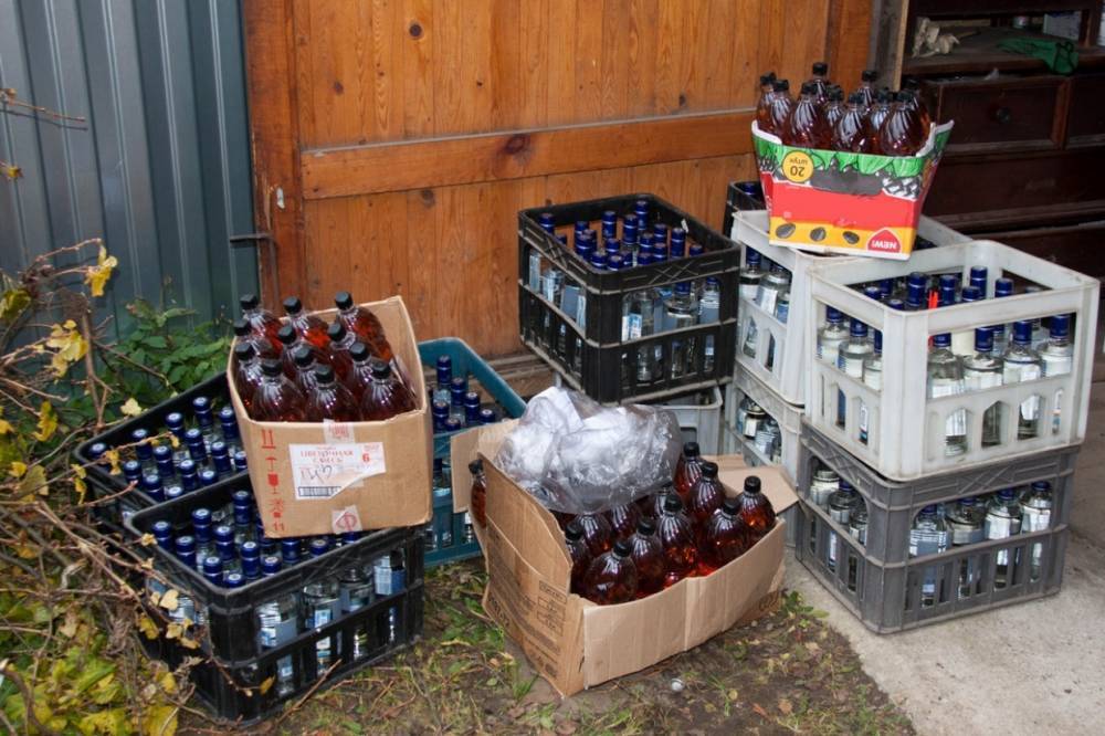 Более 6 тыс. литров поддельного алкоголя изъяли полицейские в Карелии
