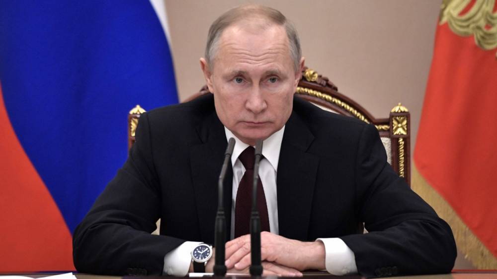 Путин обсудит экономическую ситуацию с членами правительства РФ