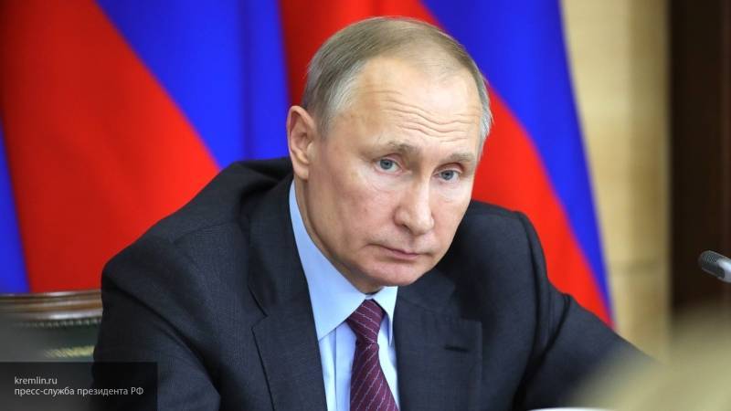 Путин заявил о необходимости финансирования соцвыплат и инвестиционных планов