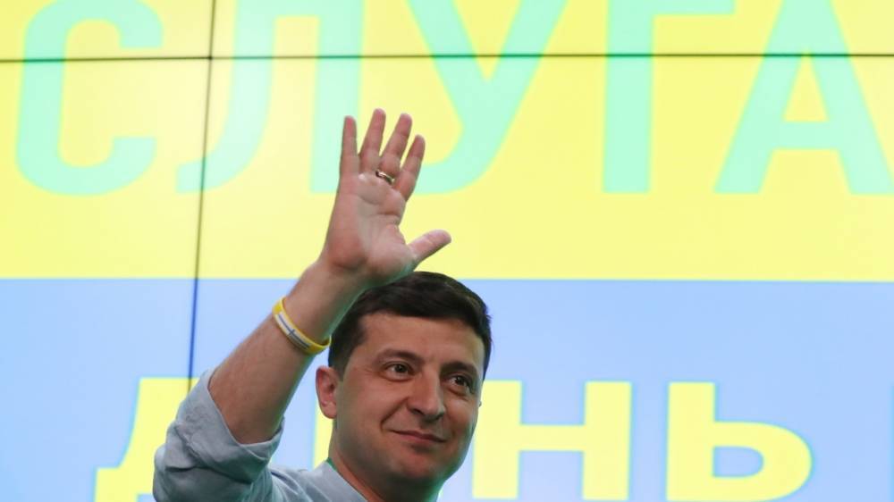 В Киеве через суд просят запретить слово «слуга» в названии партии Зеленского