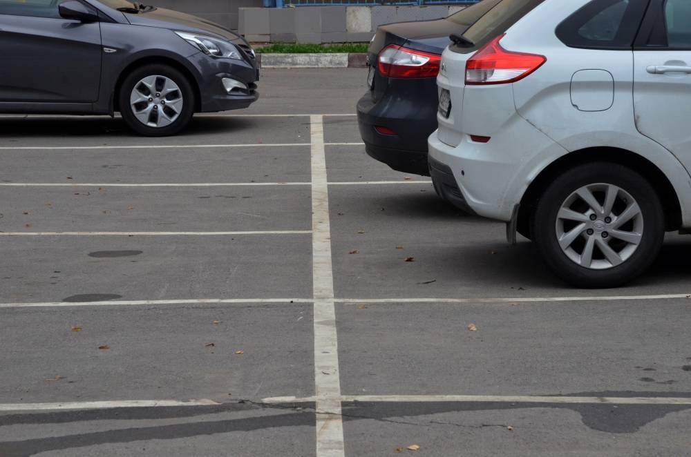 Мужчина в Кузбассе открыл стрельбу из-за места на парковке