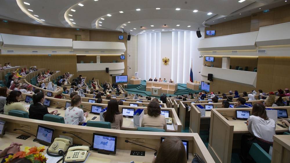 Комитет ГД поддержал поправку в конституцию об увеличении президентской квоты в Совфеде