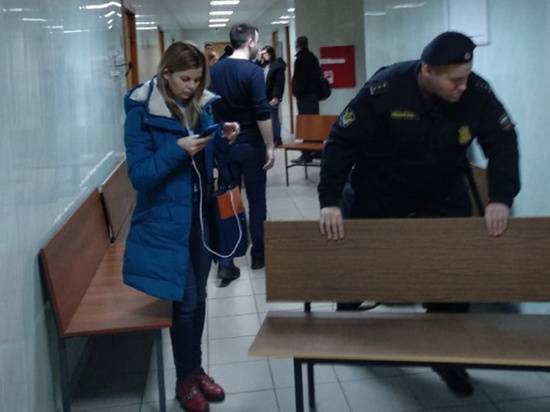 Гибель экс-чиновника ФСИН в суде описал очевидец
