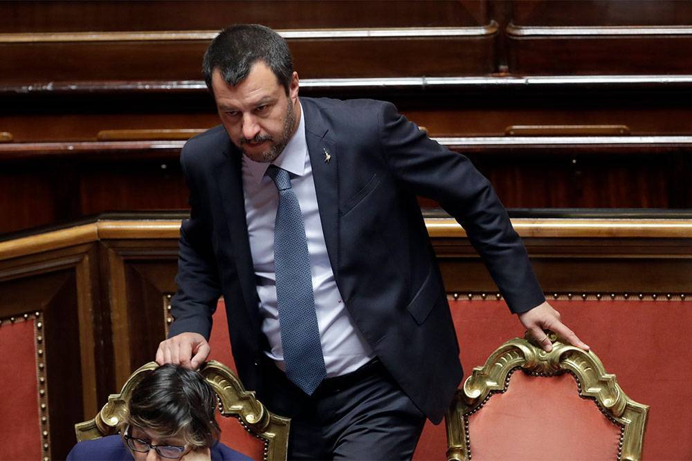 РЫБА Сенат Италии лишил иммунитета бывшего главу МВД Сальвини
