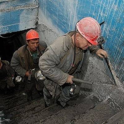 Пропавший во время пожара на шахте в Заполярье горняк найден живым