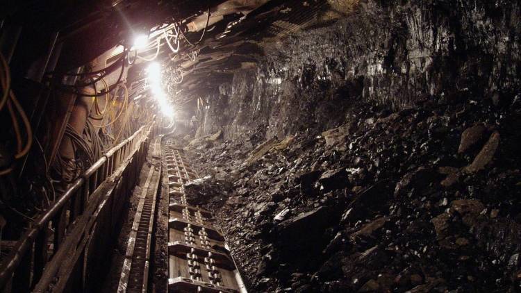 Более 380 человек эвакуированы из шахты в Кировске из-за пожара