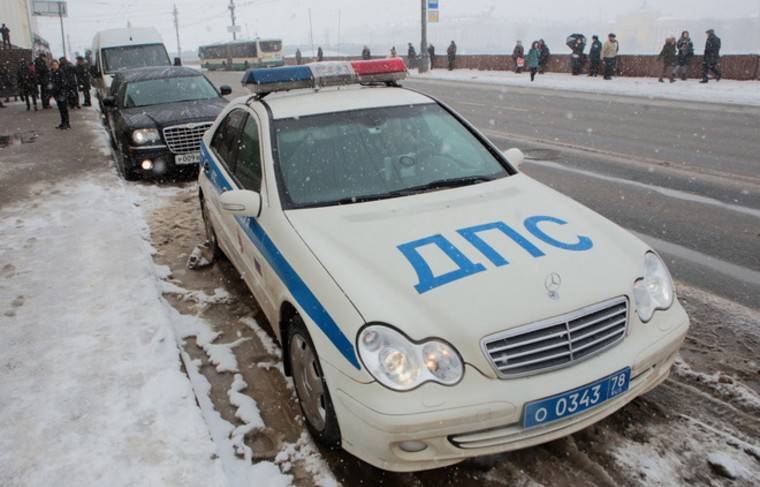 Восемь украинцев погибли в ДТП с микроавтобусом и грузовиком под Псковом