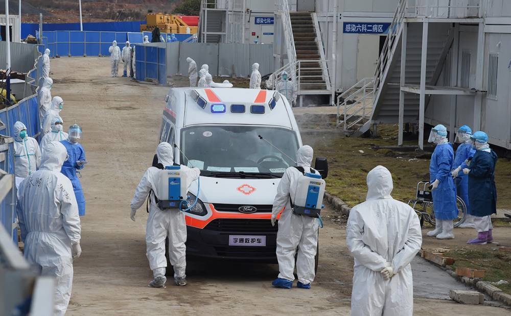 В Китае от нового коронавируса погибли 242 человека за сутки