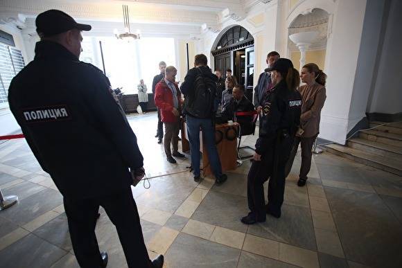Мэрия Екатеринбурга закроет вход турникетами по просьбе ФСБ