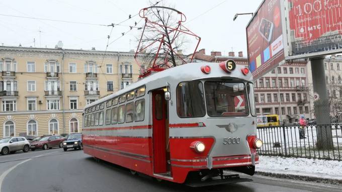 Трамвай-"Стиляга" прокатит влюбленных петербуржцев 14 февраля