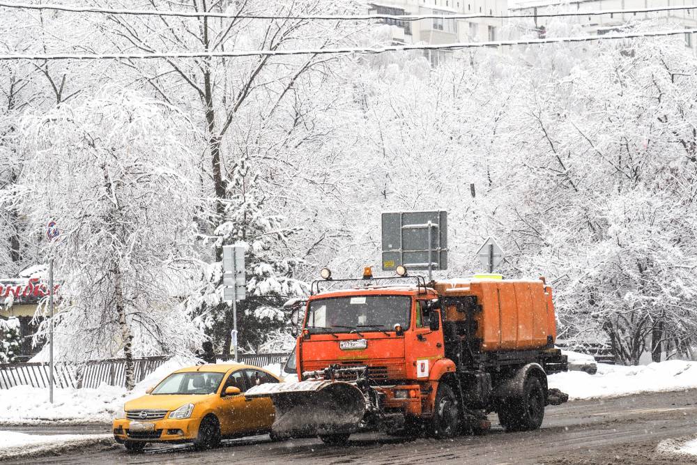 Около 30-и тысяч километров дорог очистили в Московской области
