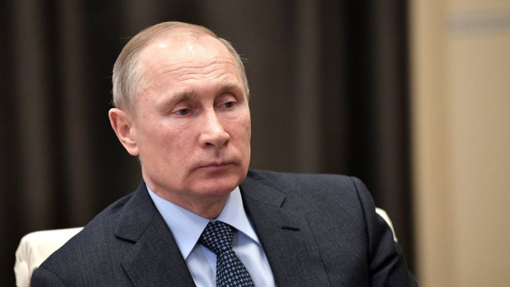 Путин обсудит подготовку поправок в Конституцию РФ