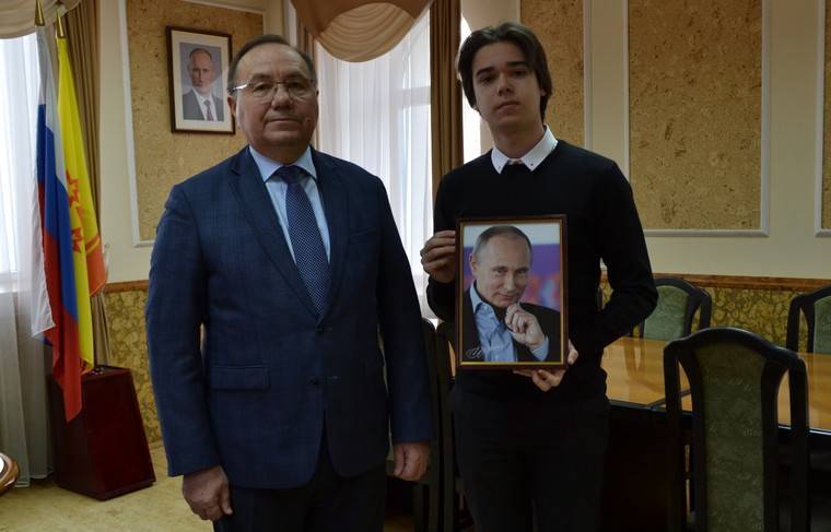 Подросток из Чебоксар в ответ на письмо Путину получил его портрет