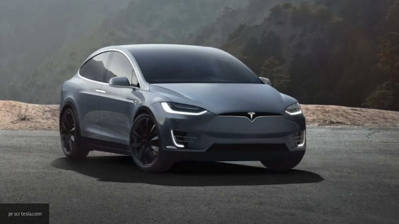 Tesla отзывает 15 тысяч электрокаров Model X из-за проблем с рулем