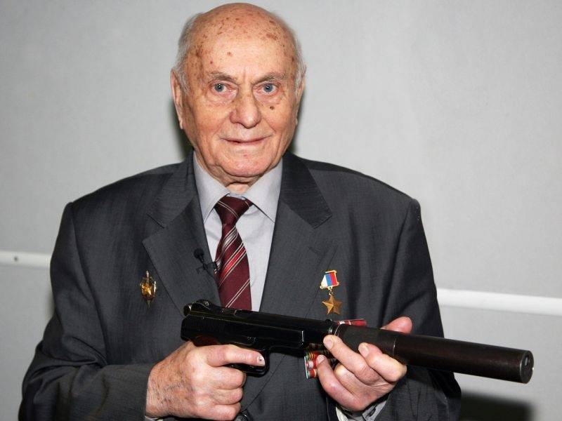 Ушел из жизни советский разведчик Алексей Ботян, спасший в 1945 году Краков