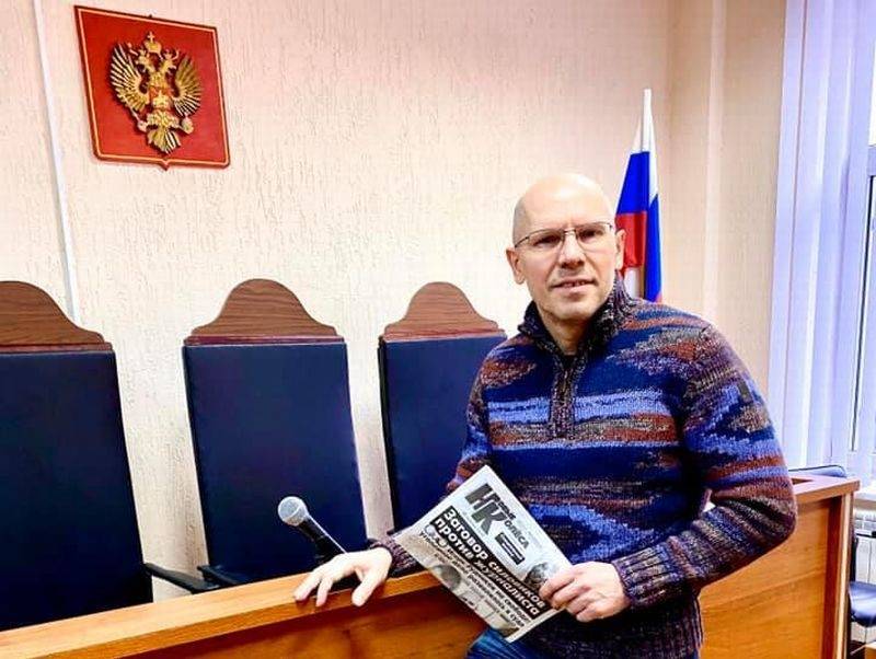 В Калининграде суд закрыл газету "Новые колеса", главред которой вышел из СИЗО