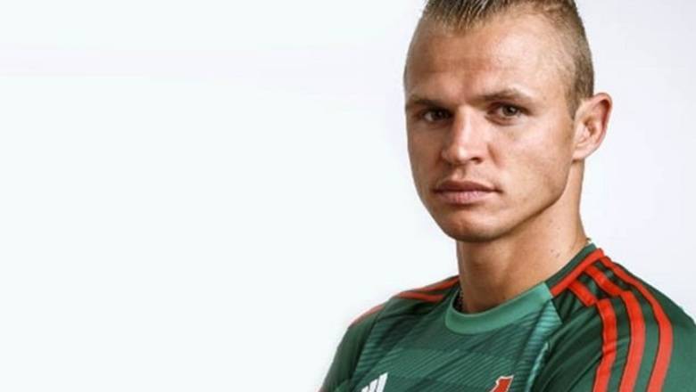 Футболист "Рубина" Дмитрий Тарасов назвал своего стилиста-азиата "коронавирусом"