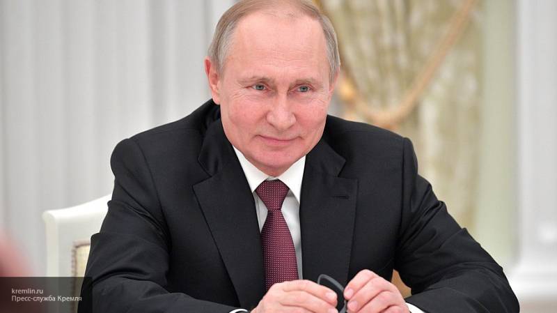 Путин сообщил, что ЦИК начнет подготовку всенародного голосования по правкам в Конституцию