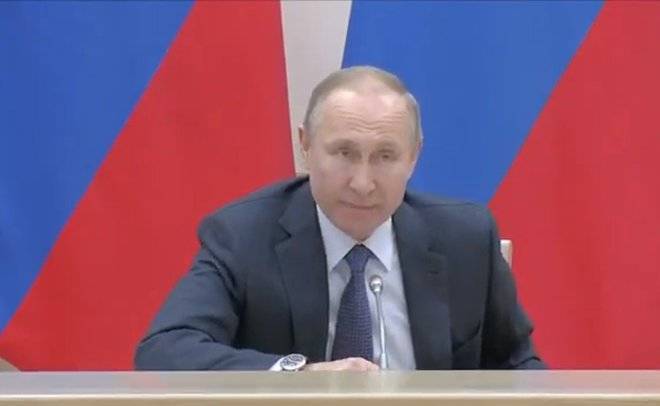 Путин рассказал, сколько поступило поправок в Конституцию