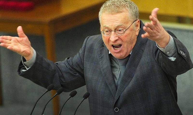 «Запрещаю протягивать мне руку»: Жириновский призвал разобраться с микробами в Госдуме