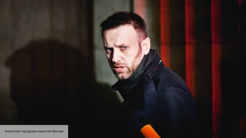 Фейк о «кровавых плакатах» был придуман Навальным, потому что у него закончились деньги