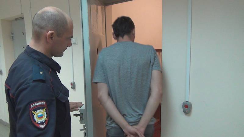 Хабаровские полицейские задержали подозреваемого в истязании детей мужчину