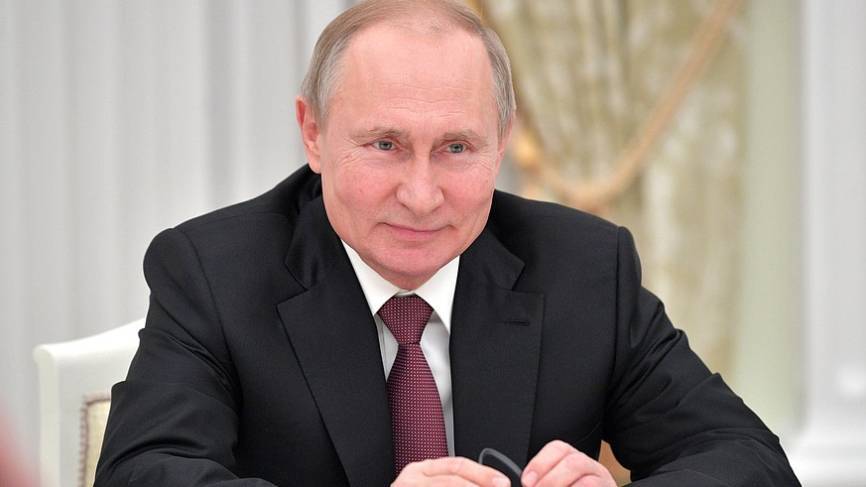 Путин дал совет о работе над поправками в конституцию
