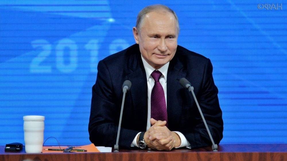 Путин пошутил про «полбанки», говоря о сложных формулировках поправок в конституцию