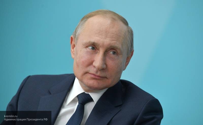 Путин заявил, что сознательно предложил норму о гражданстве для президента России