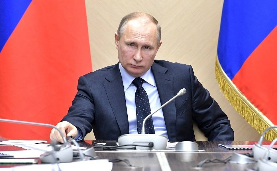 Путин призвал не затягивать второе чтение закона о поправках в конституцию