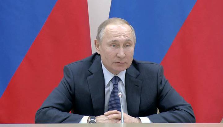 Путин одобрил идею закрепить в Конституции необходимость индексации зарплат и пенсий