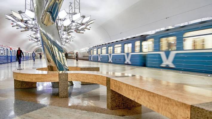 Российские ученые определили, какие микробы живут в московском метро