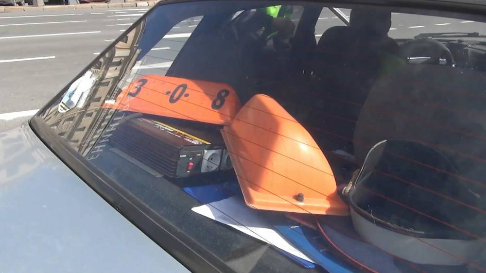 Таксист жестоко избил пассажира, ехавшего с беременной женой в Челябинске