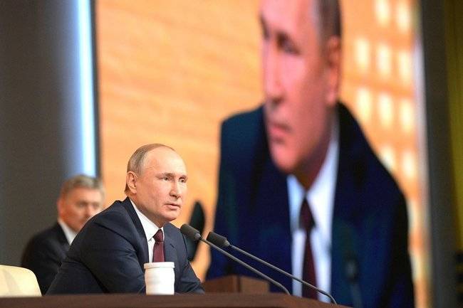 «Люди устали бояться»: социолог объяснил падение рейтинга Путина