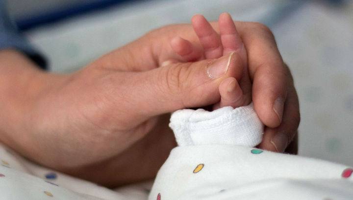 Астраханке отказали в выплатах, поскольку двое из трех детей умерли сразу после родов