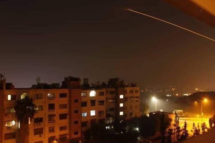 Появилось видео ракетных ударов по Дамаску