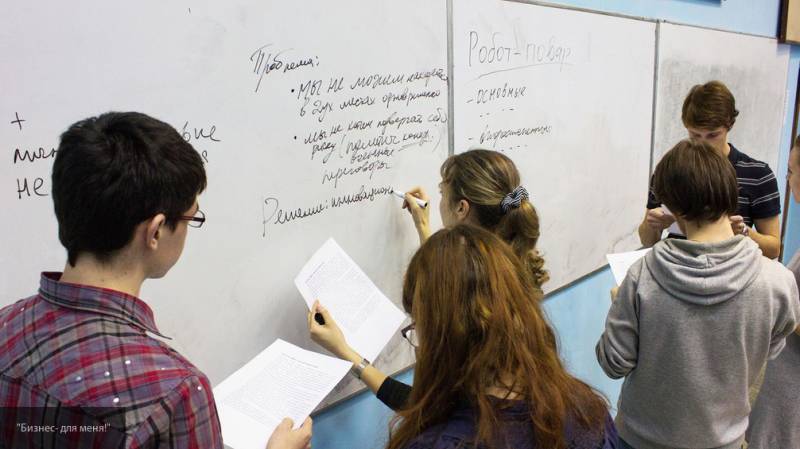 Проект для школьников "Бизнес-уикенд" стартует в 12 районах Москвы