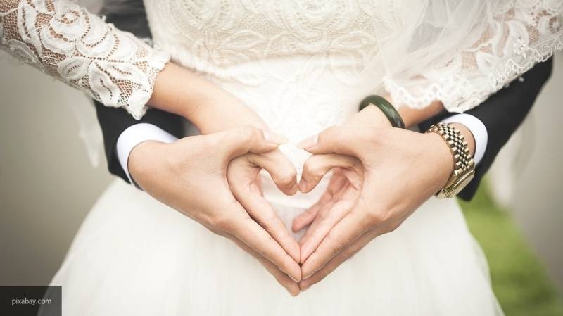 Около 300 петербургских пар узаконят свои отношения в День всех влюбленных