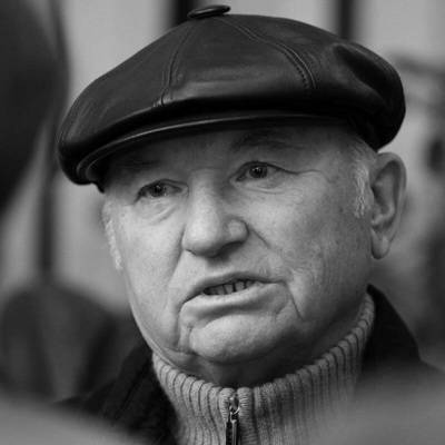 Путин подписал указ об увековечении памяти бывшего Юрия Лужкова