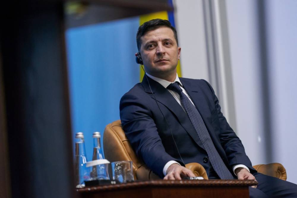 Зеленский рассказал, что вместе с правительством чистит Украину от «грязи»