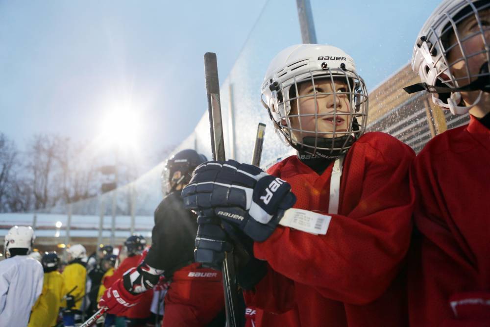 Интерактивный спектакль и хоккейный турнир: что ждет москвичей в парках 15 и 16 февраля