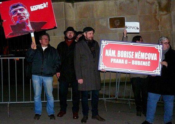 В Чехии возник спор из-за переименования столичной площади в честь Немцова