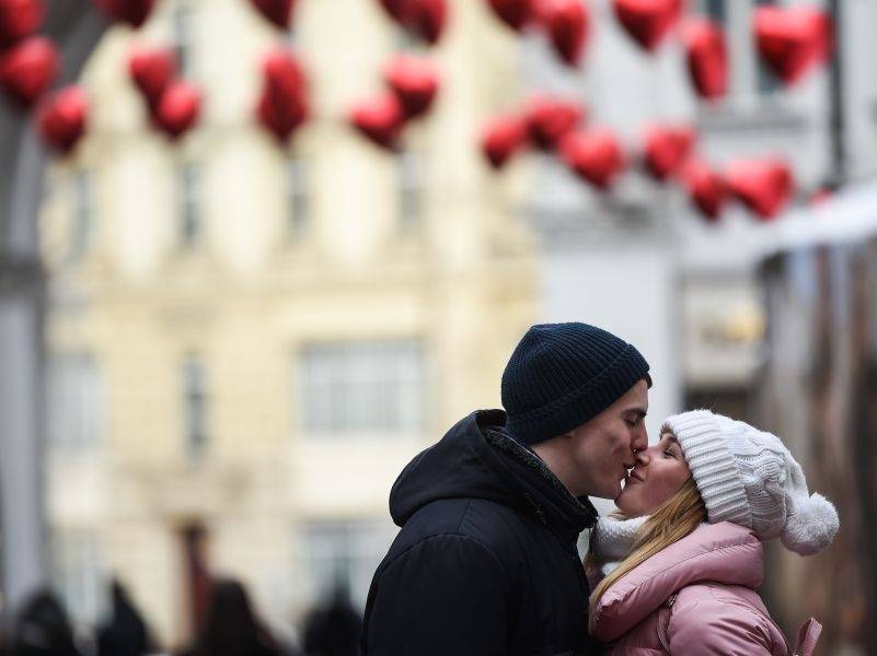 Больше половины россиян предпочитают не праздновать День влюбленных
