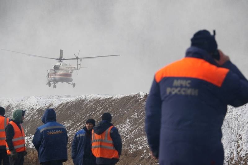 Вертолет Ми-8 с пассажирами на борту совершил жесткую посадку в ЯНАО