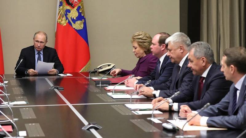 Путин обсудил с членами Совбеза РФ ситуацию в Идлибе и коронавирус