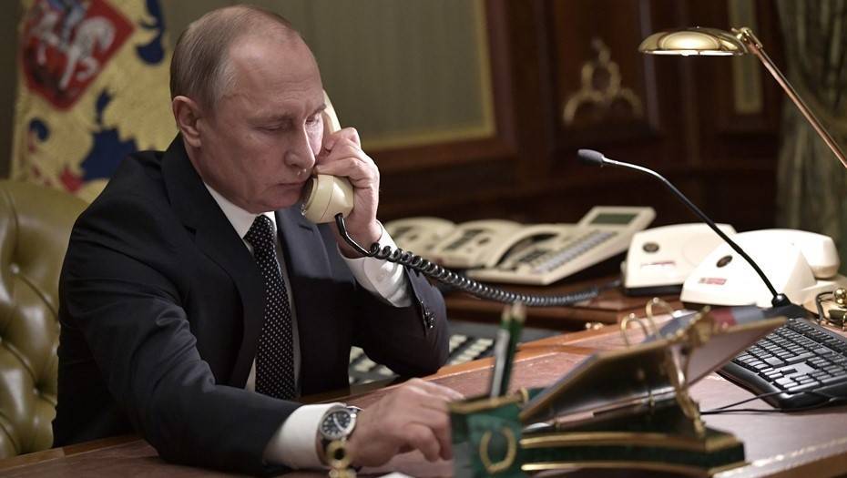 Путин и Зеленский обсудили подготовку к встрече "нормандской четверки"