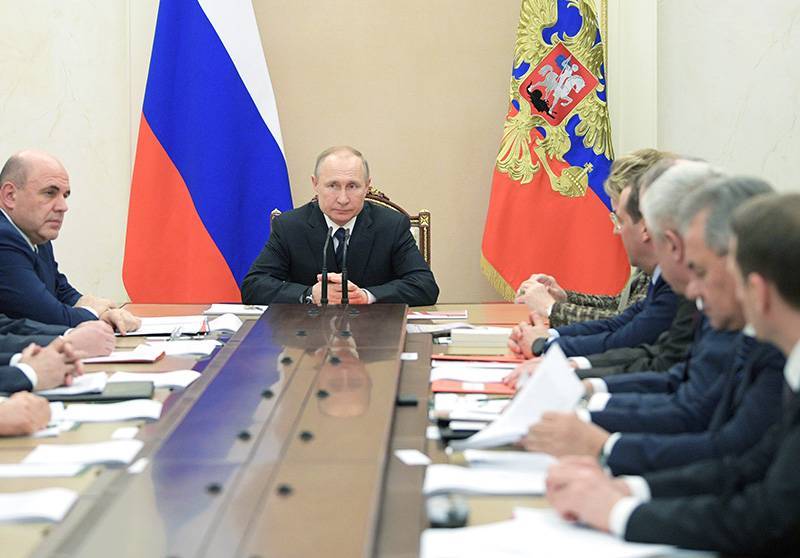 Путин обсудил с Совбезом влияние коронавируса на мировую экономику